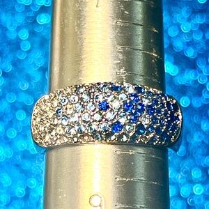 Blue to Clear Ombre Ring
(Nataliya V Collister)vintage